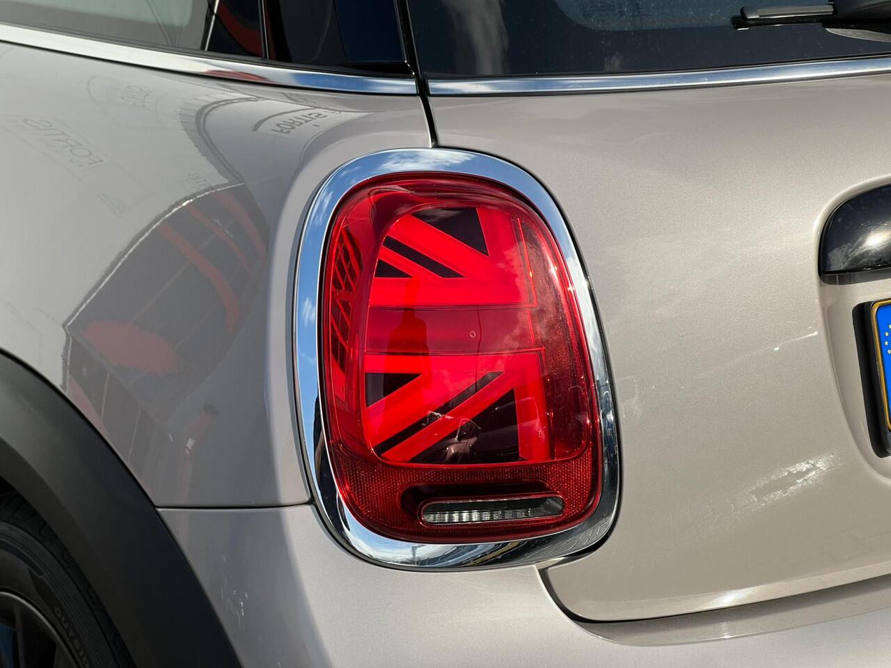 Mini COOPER Mini 1.5 Camden Edition NL AUTO | CARPLAY | DEALER ONDERH | UNION JACK