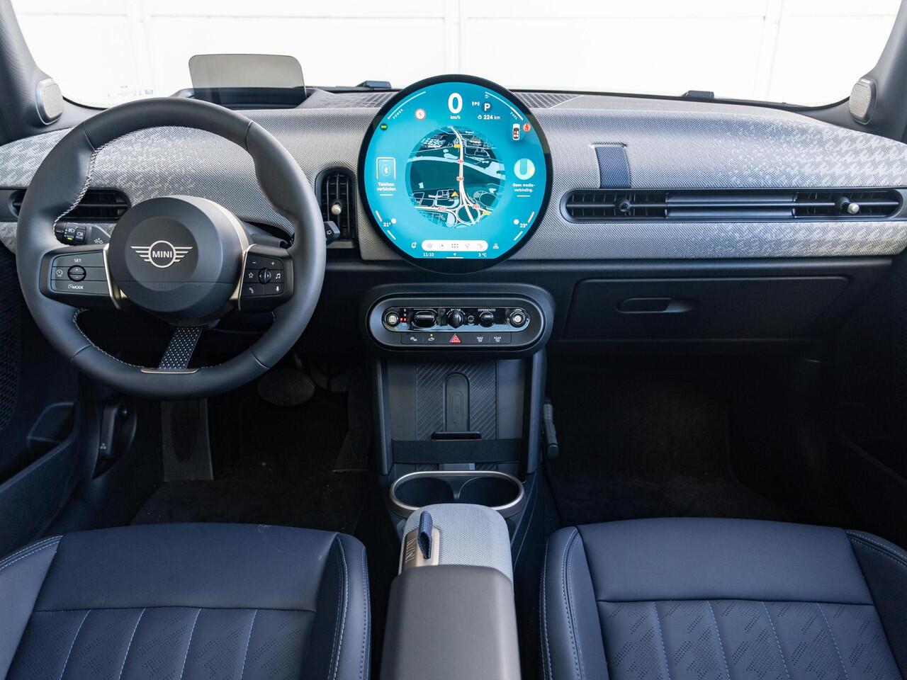 Mini COOPER 5-deurs C Favoured + Pakket L + 360 Camera + Panorama dak + Stuur en stoelverwarming