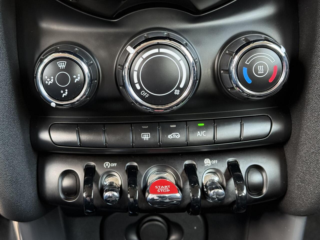 Mini COOPER Hatchback 3 deurs / Airconditioning / Elektrisch Pakket / DAB / 15 Inch / Chrome Line