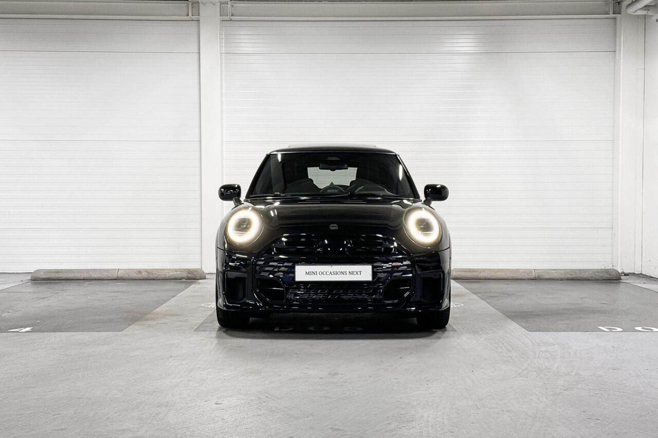 Mini COOPER C | John Cooper Works Uitvoering | Pakket M | 17" John Cooper Works Sprint Spoke Black | Selections