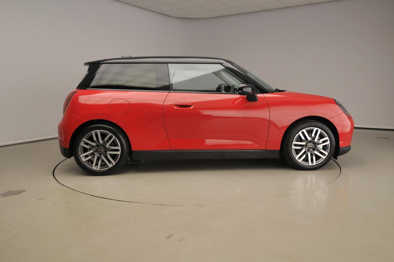 Mini COOPER 3-deurs E Classic Trim / Package L /Panoramadak / Getint glas / Harman-kardon / Park assist / Alu wielen 17 inch