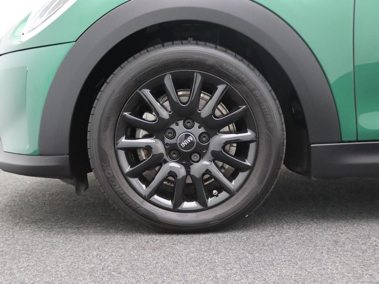 Mini COOPER 3-deurs Classic + Sportstoelen + PDC + LED + 16''