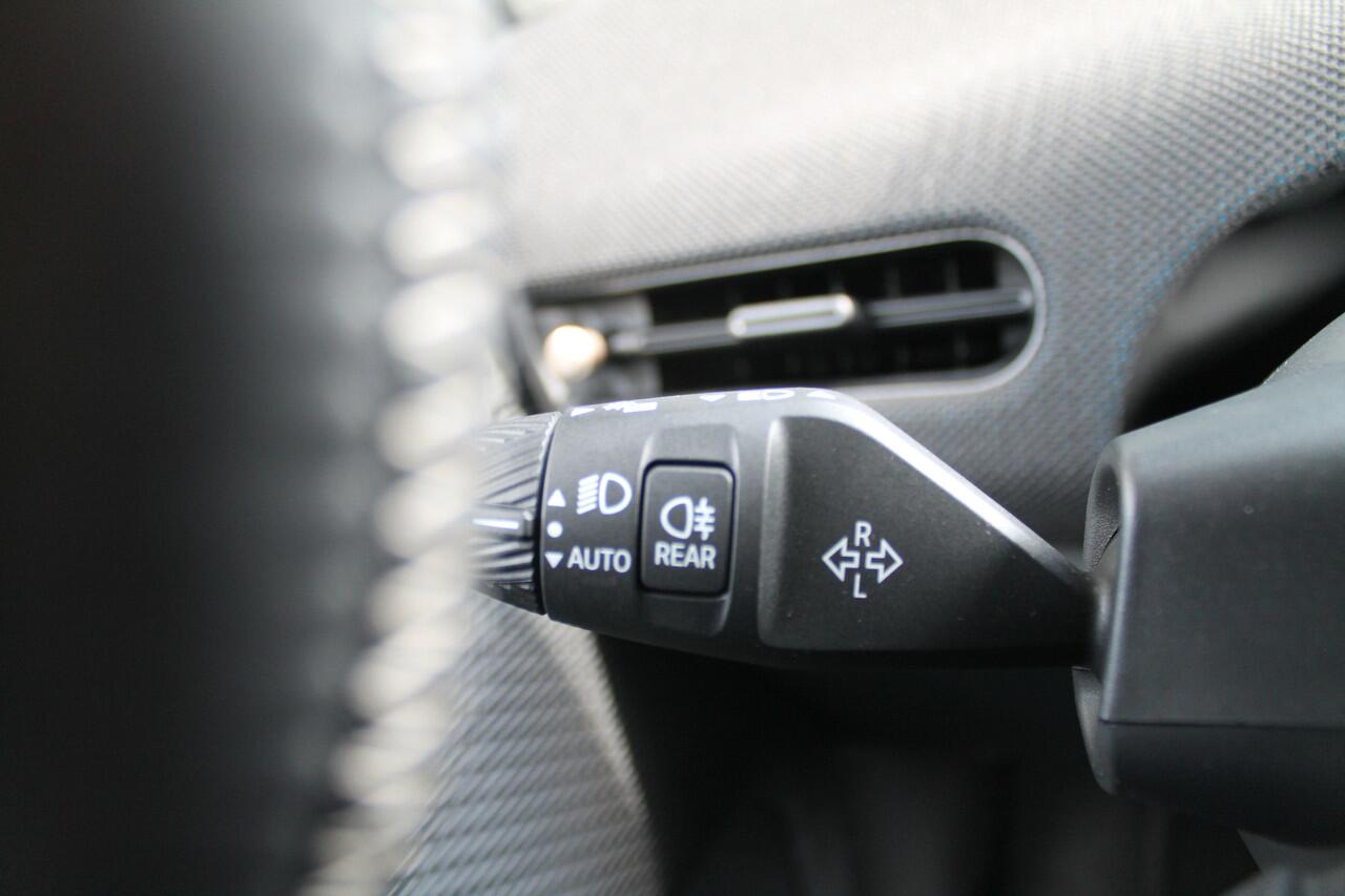 Mini COOPER Hatchback E Classic / LED / Head-Up / Parking Assistant / Comfort Access / Driving Assistant