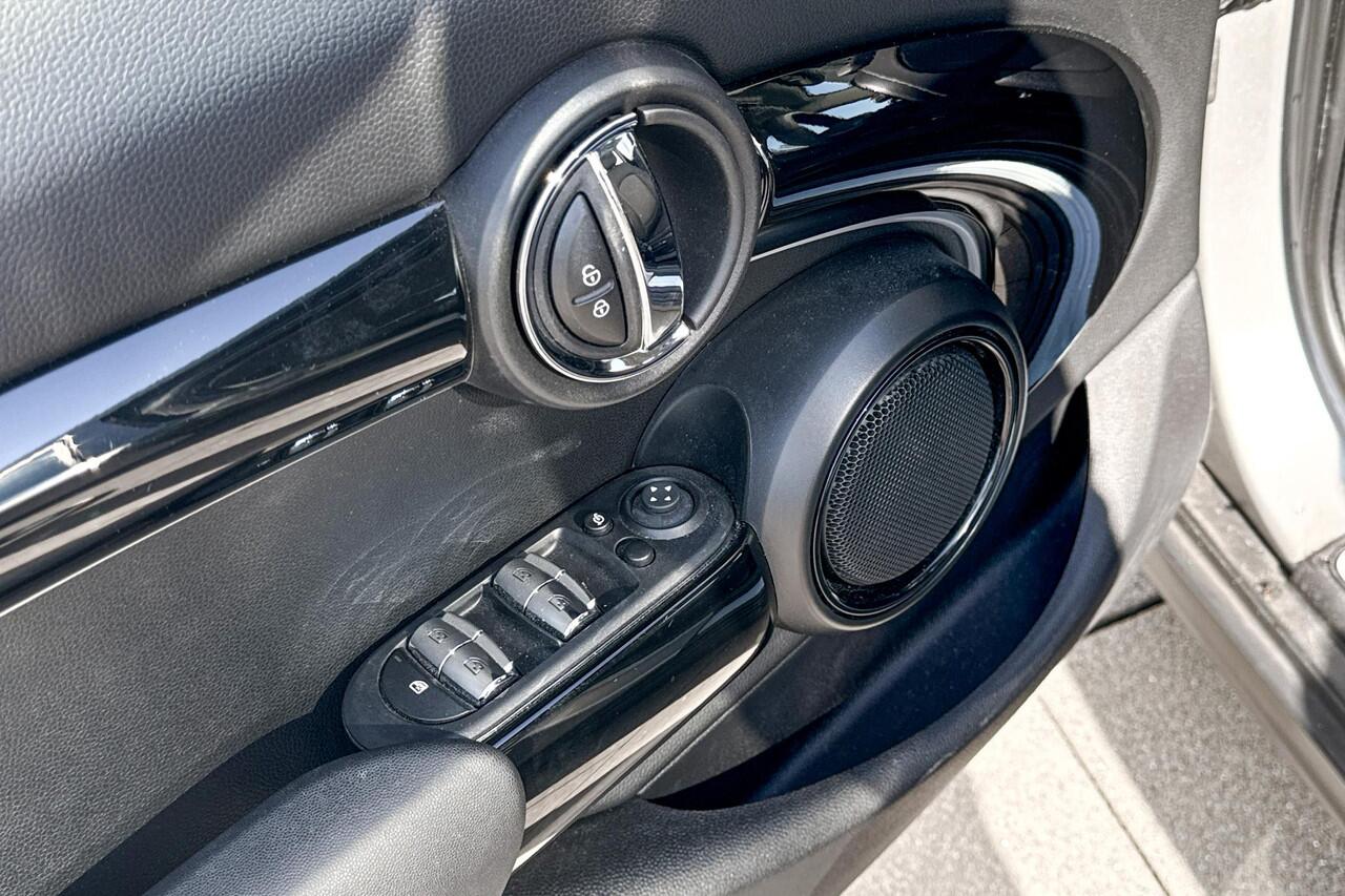 Mini COOPER 5-deurs Essential