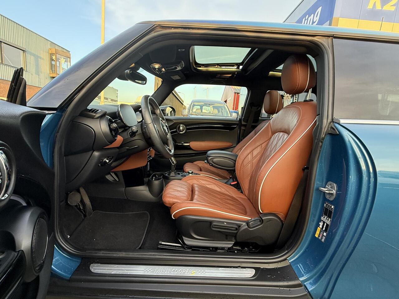 Mini COOPER E S 184PK 33kWh 100% SoH Voll leder interieur BRUIN, PANO, H-K Audio Camera APPLE CARPLAY