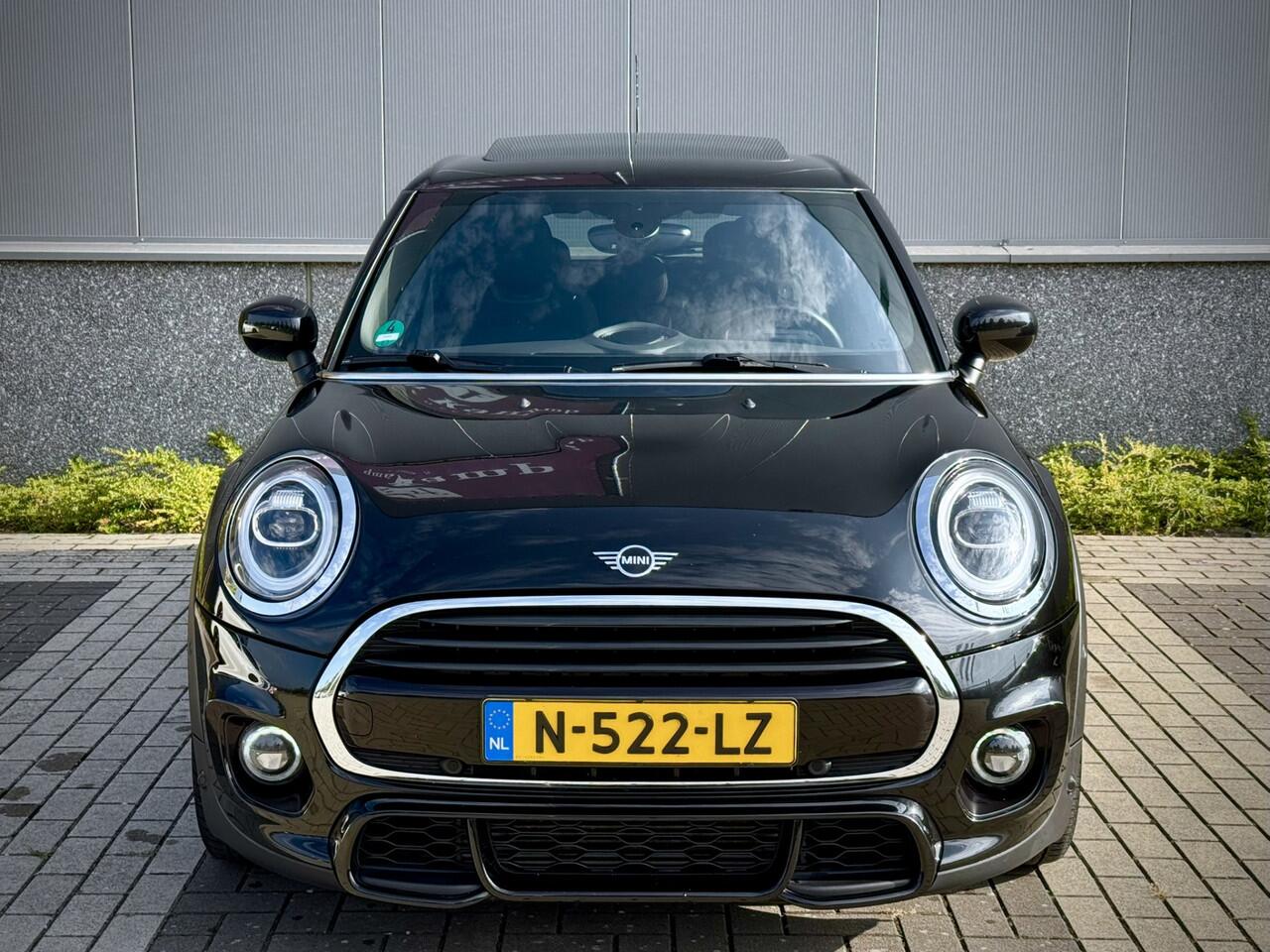 Mini COOPER Mini 1.5 Chili John Cooper Works | Panoramadak | Clima | Carplay | JCW Sportstoelen & Stoelverwarming | PDC | LED | Dealer O.H.
