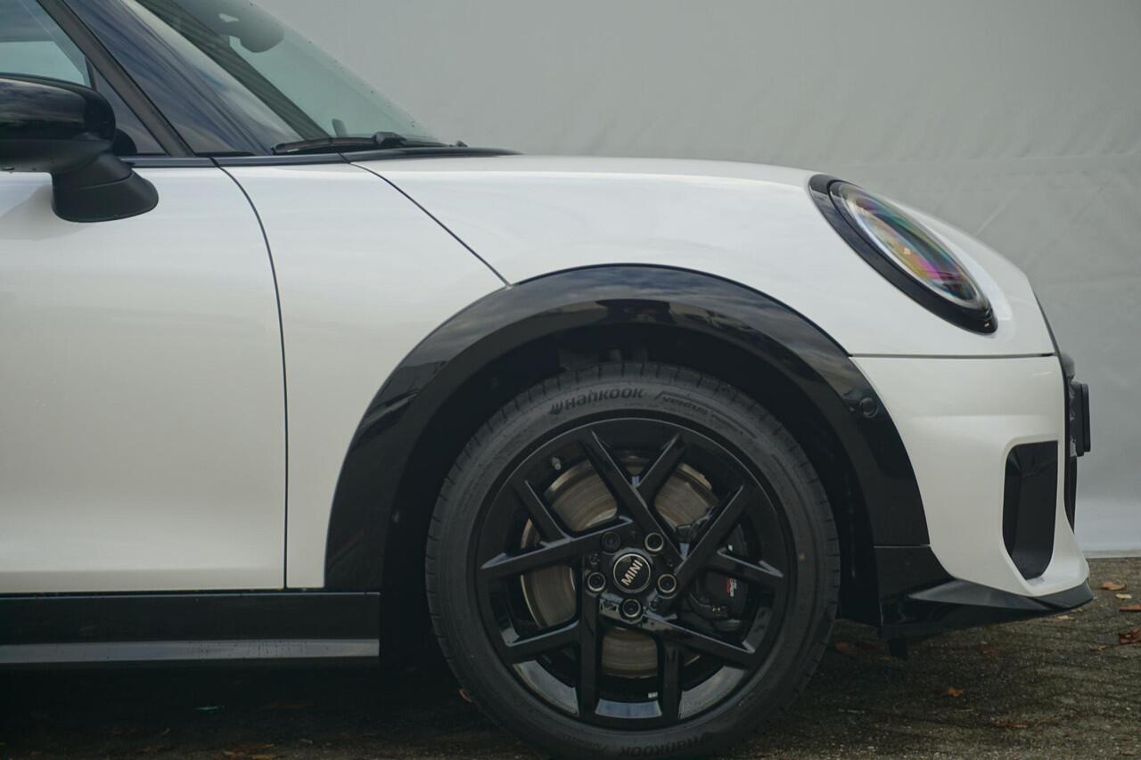 Mini COOPER 5-deurs C | John Cooper Works Trim | Pakket XL | Harman Kardon | Elektrische Voorstoelen | Driving Assistant Plus | Head-Up Display | Panoramadak | Comfort Access