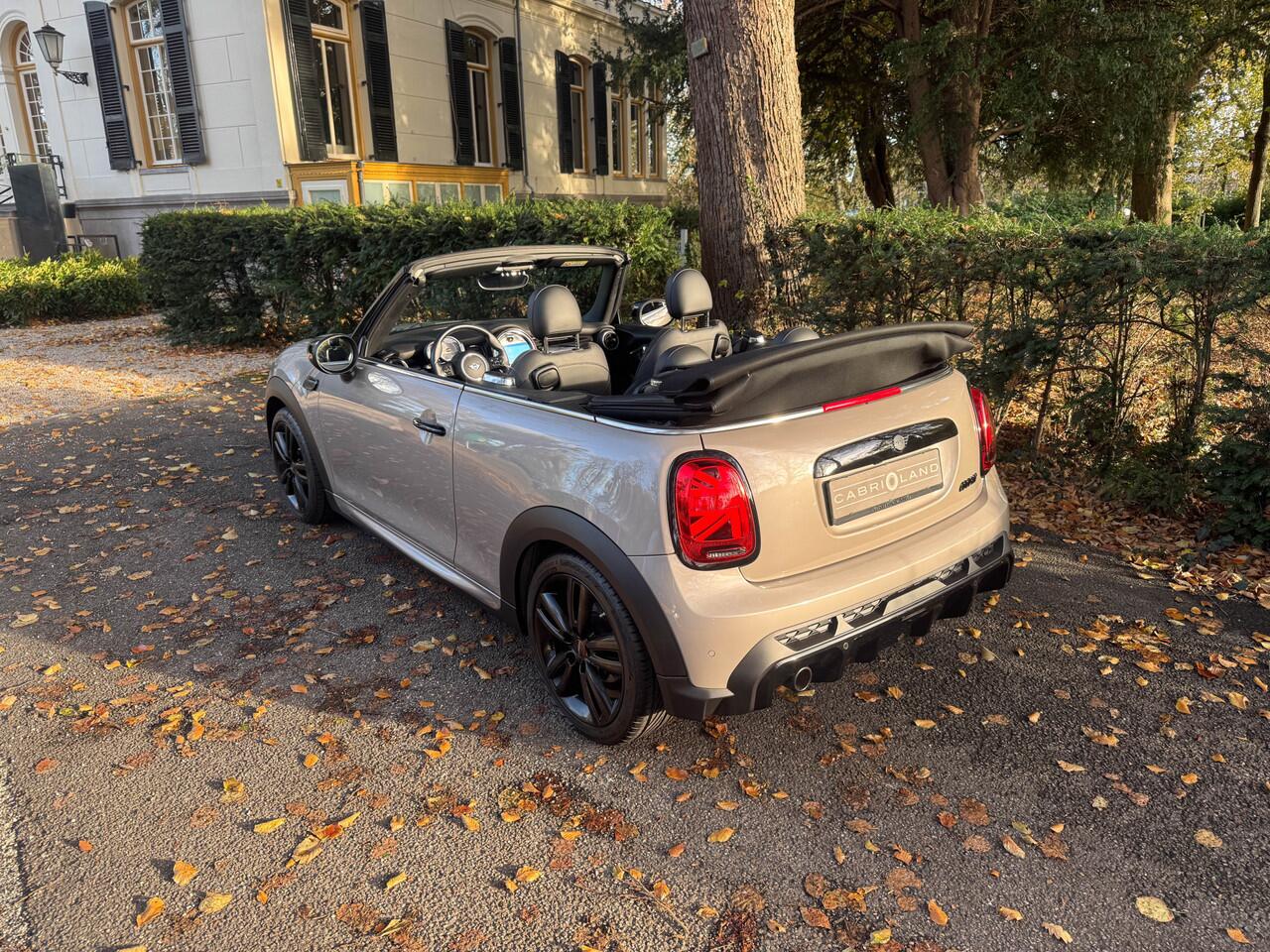Mini COOPER Cabrio 1.5 JCW pakket, CarPlay
