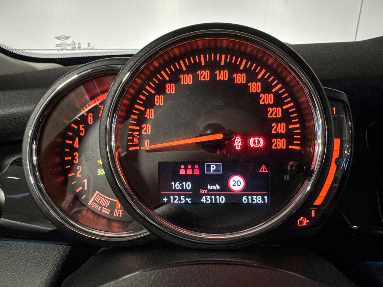 Mini COOPER 5-deurs 1.5 Classic