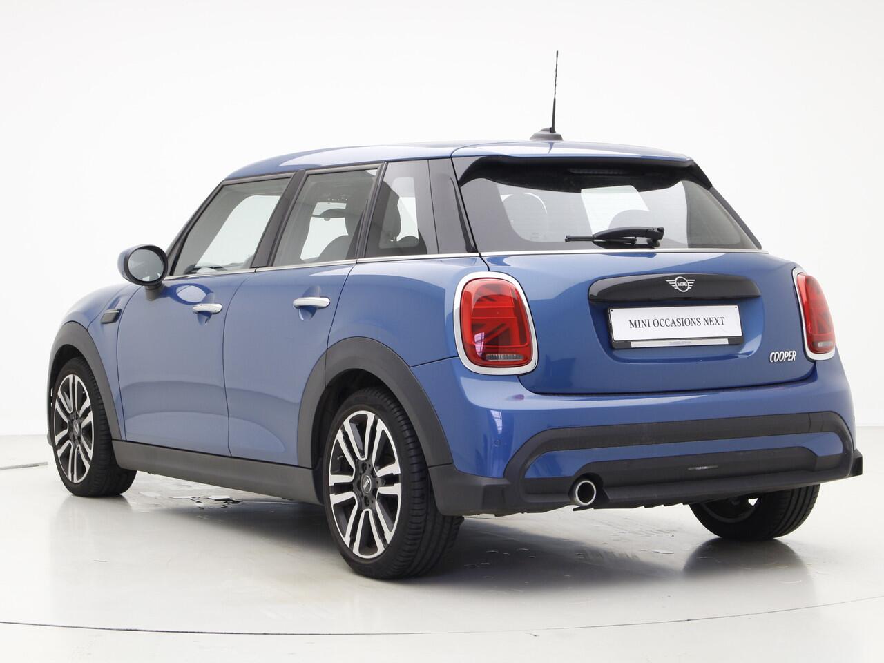 Mini COOPER 5-deurs Classic | Panorama | 17" | Led | Automaat