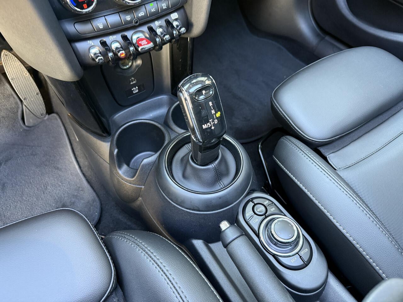 Mini COOPER Mini 5drs 1.5 Pano/Camera/Leder/Apple