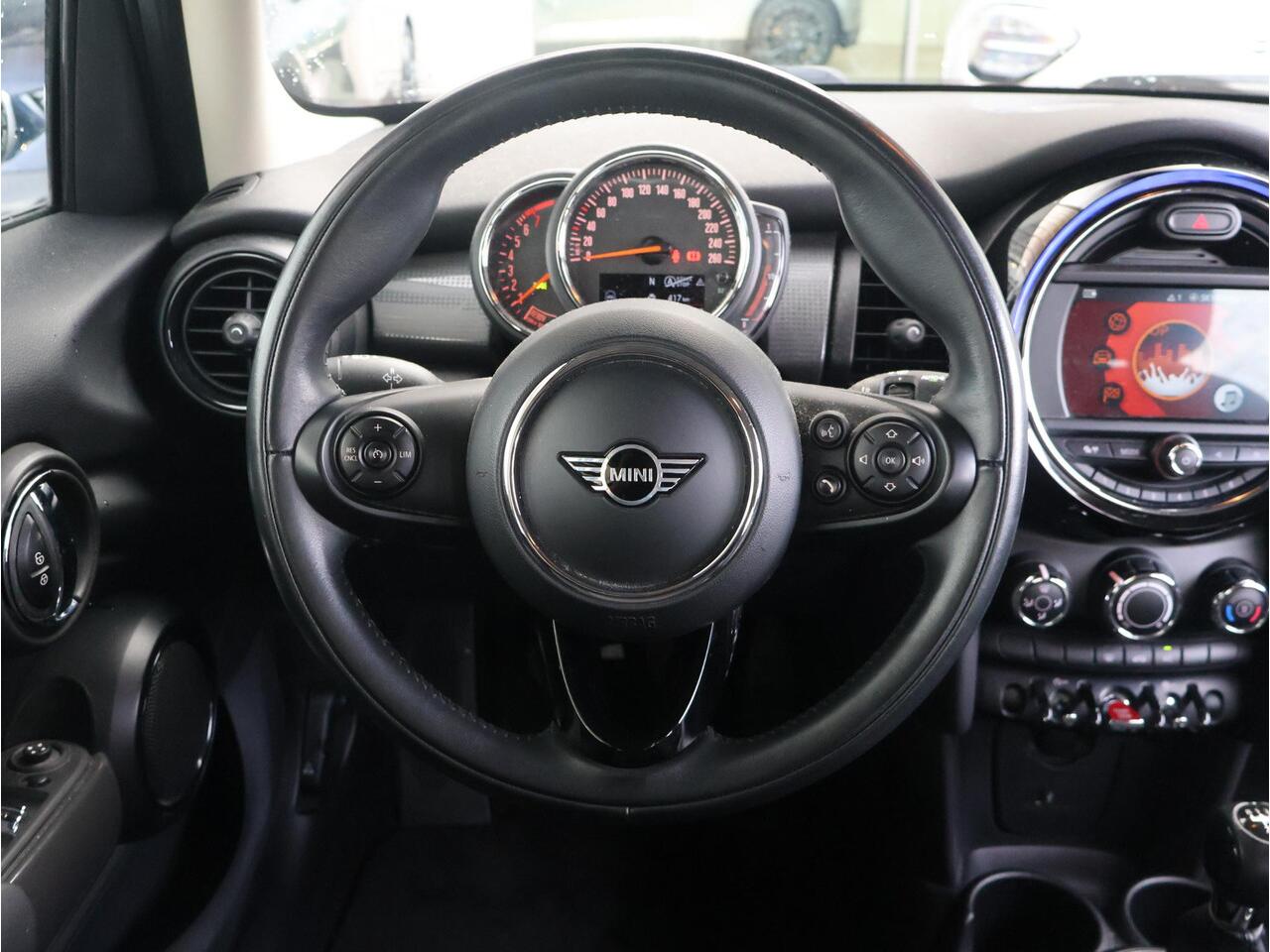 Mini COOPER 1.5 Multifunctioneel stuurwiel/ Cruise Control/ Navigatie