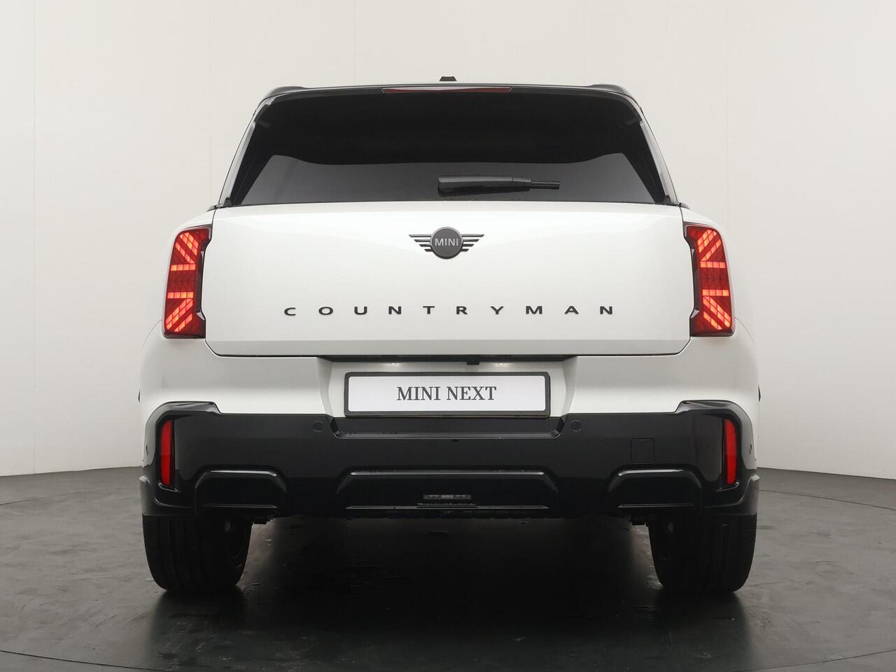 Mini COUNTRYMAN C JCW Trim | Pakket XL |Glazen Panoramadak|Trekhaak|Achteruitrijcamera|Head up display|