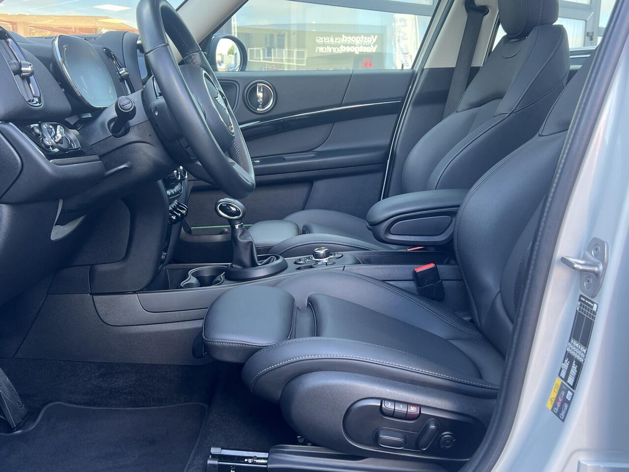 Mini COUNTRYMAN Mini 2.0 Cooper SE ALL4 Navi Prof Panoramadak Elek Sportstoelen Leer Keyless Carplay Stoelverwarming Harman Kardon ACC Camera Head-UP Adaptieve Led 18 Inch Plug In Hybride