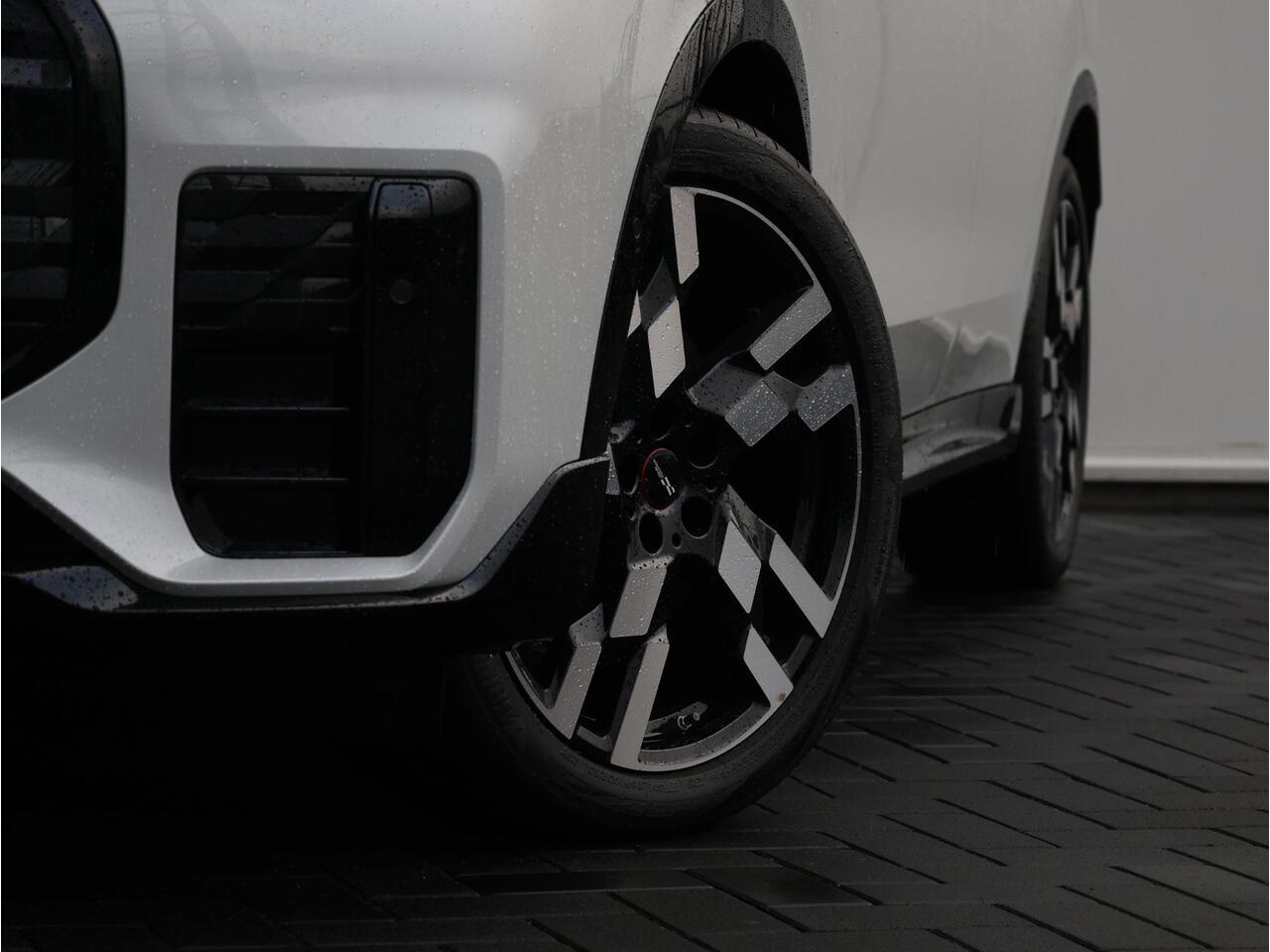 Mini COUNTRYMAN Mini 1.5 C John Cooper Works XL Elektrische trekhaak/ Stuurwiel verwarmd/ Comfort Access/ Panoramadak/ Elektrische Stoelen met geheugen/ Driving Assistant Plus