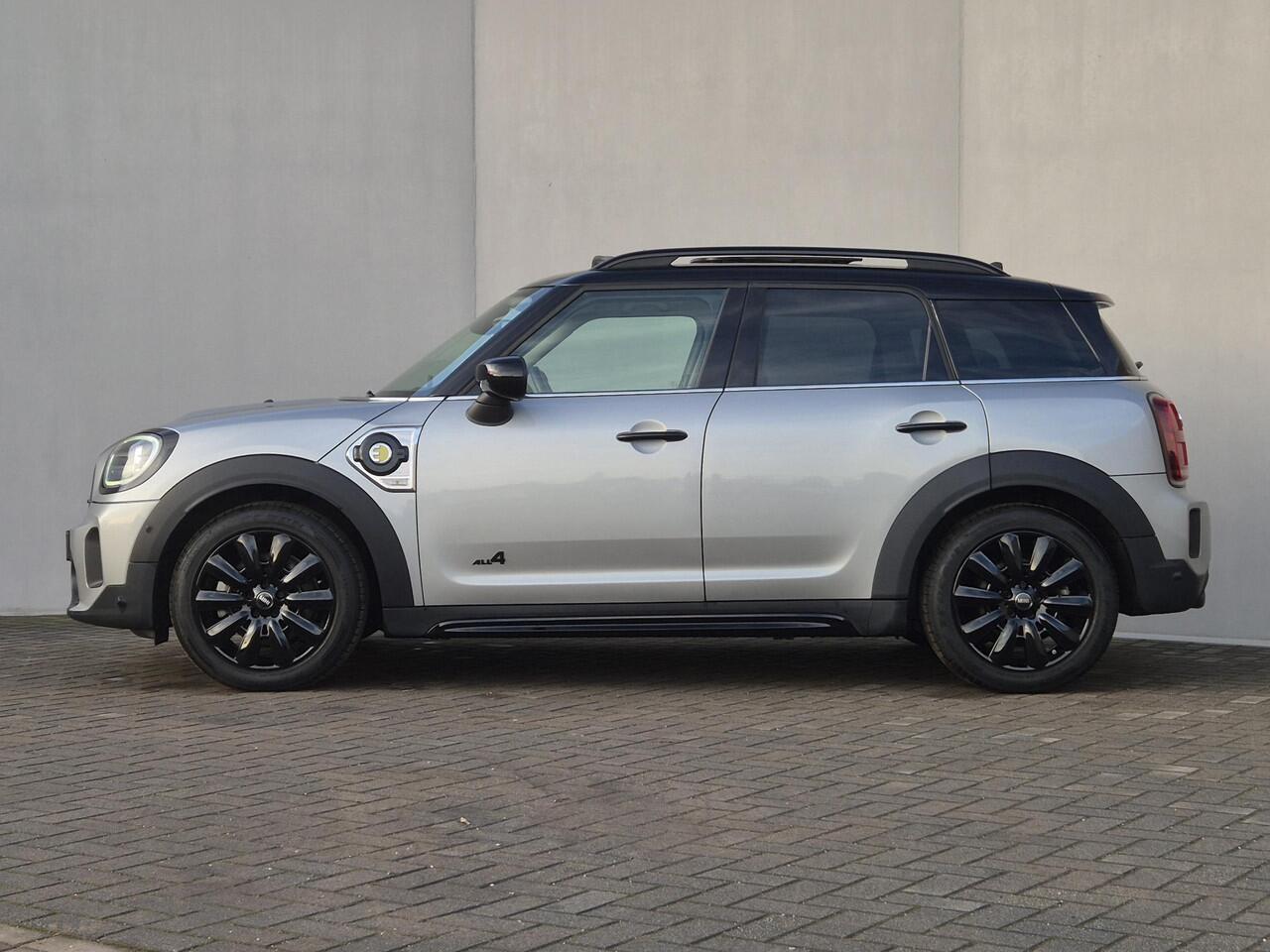 Mini COUNTRYMAN 1.5 Cooper S E ALL4 Yours PHEV / Dealer onderhouden / Leder / Schuifdak / Elektrische stoelen / Harman Kardon / Adaptieve CC / HUD / Achteruitrijcamera / Parkeer assistent / Apple Carplay Android /