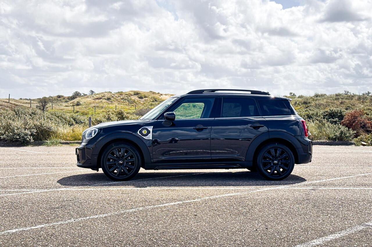 Mini COUNTRYMAN Cooper S E ALL4 Classic | Selections | Glazen Panoramadak | Stoelverwarming | Head-up Display | Achteruitrijcamera |
