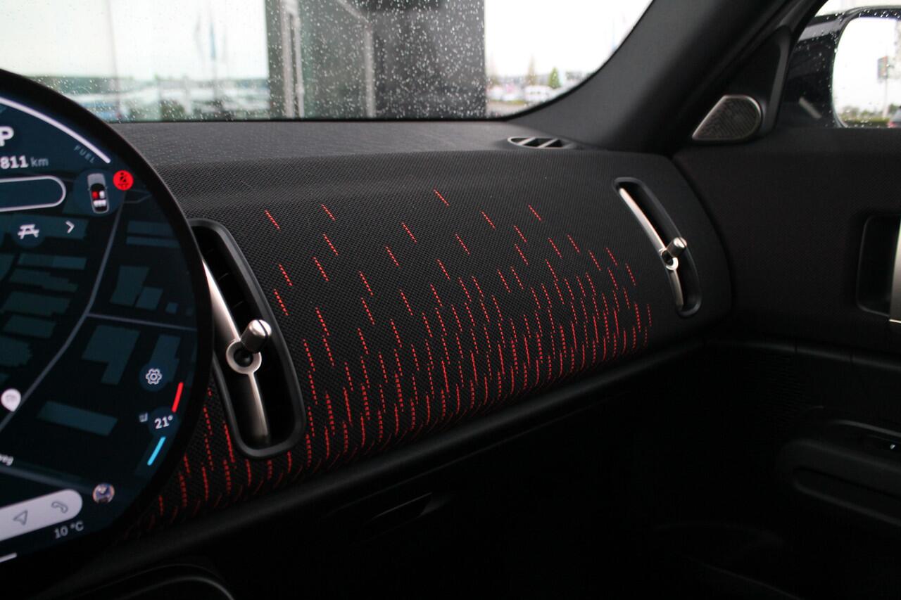 Mini COUNTRYMAN C Automaat / John Cooper Works / Pakket L / 20" JCW Flag Spoke 2-tone