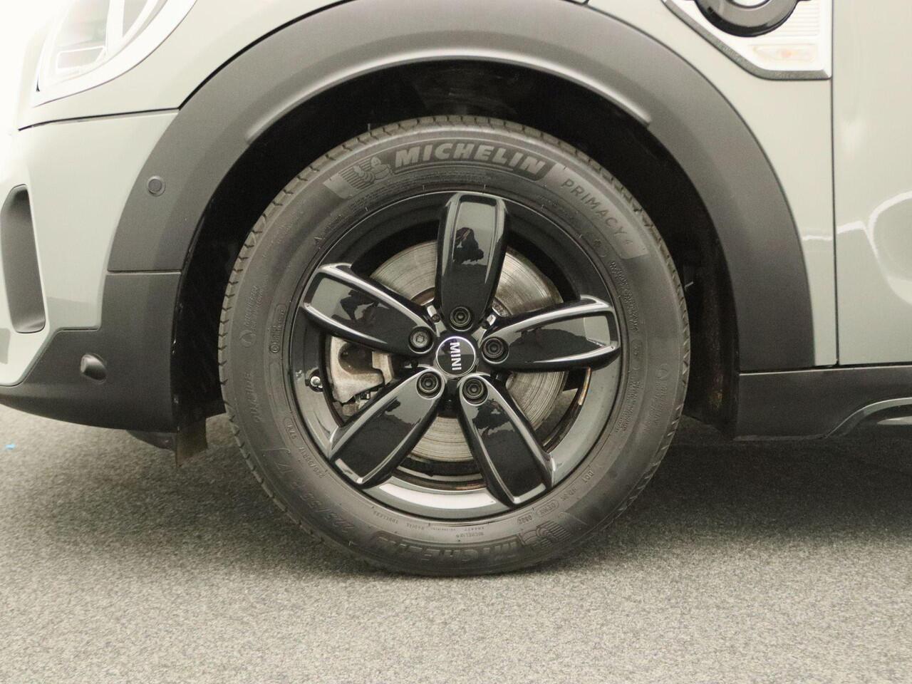 Mini COUNTRYMAN Cooper S E ALL4 Comfort Pack + Glazen panoramadak + Achteruitrijcamera + Park Assistant + Driving Assistant + Connected Navigation Pakket