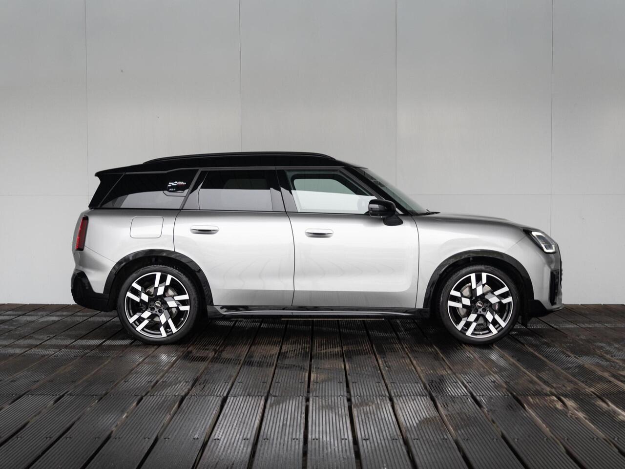 Mini COUNTRYMAN SE JCW + XL pakket + Trekhaak + Adaptieve Cruise + 360 camera