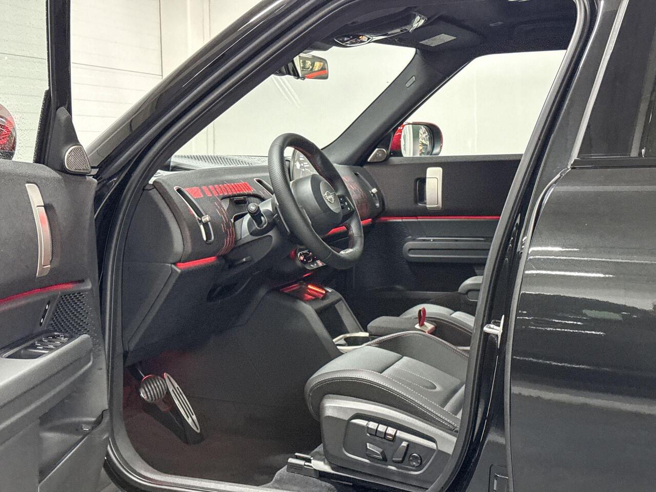 Mini COUNTRYMAN John Cooper Works All4 | Pakket XL | Panorama dak | 20" John Cooper Works Flag Spoke 2-tone