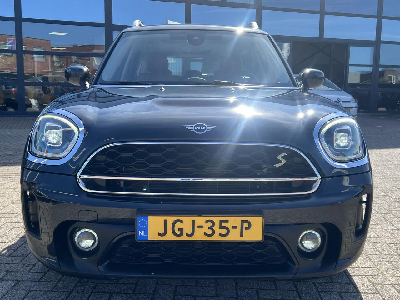 Mini COUNTRYMAN Mini 2.0 Cooper SE ALL4 Navigatie Panoramdak Sportstoelen Leder Stoel + Stuurverwarming Carplay Keyless Clima Camera Plug In Hybride