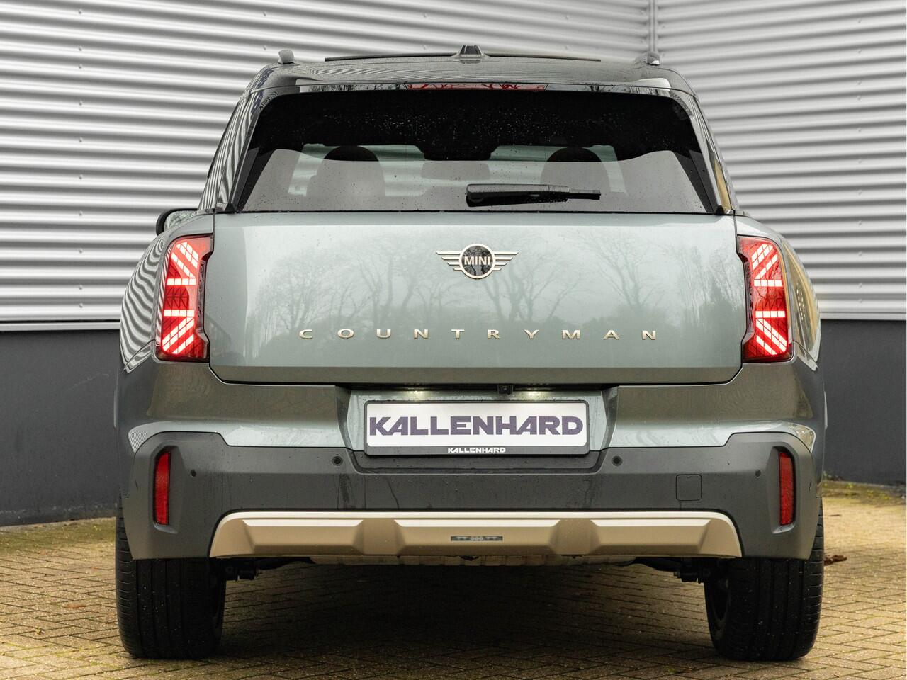 Mini COUNTRYMAN Mini 1.5 C Favoured - XL Pakket - Pano - Trekhaak - Memoryzetel