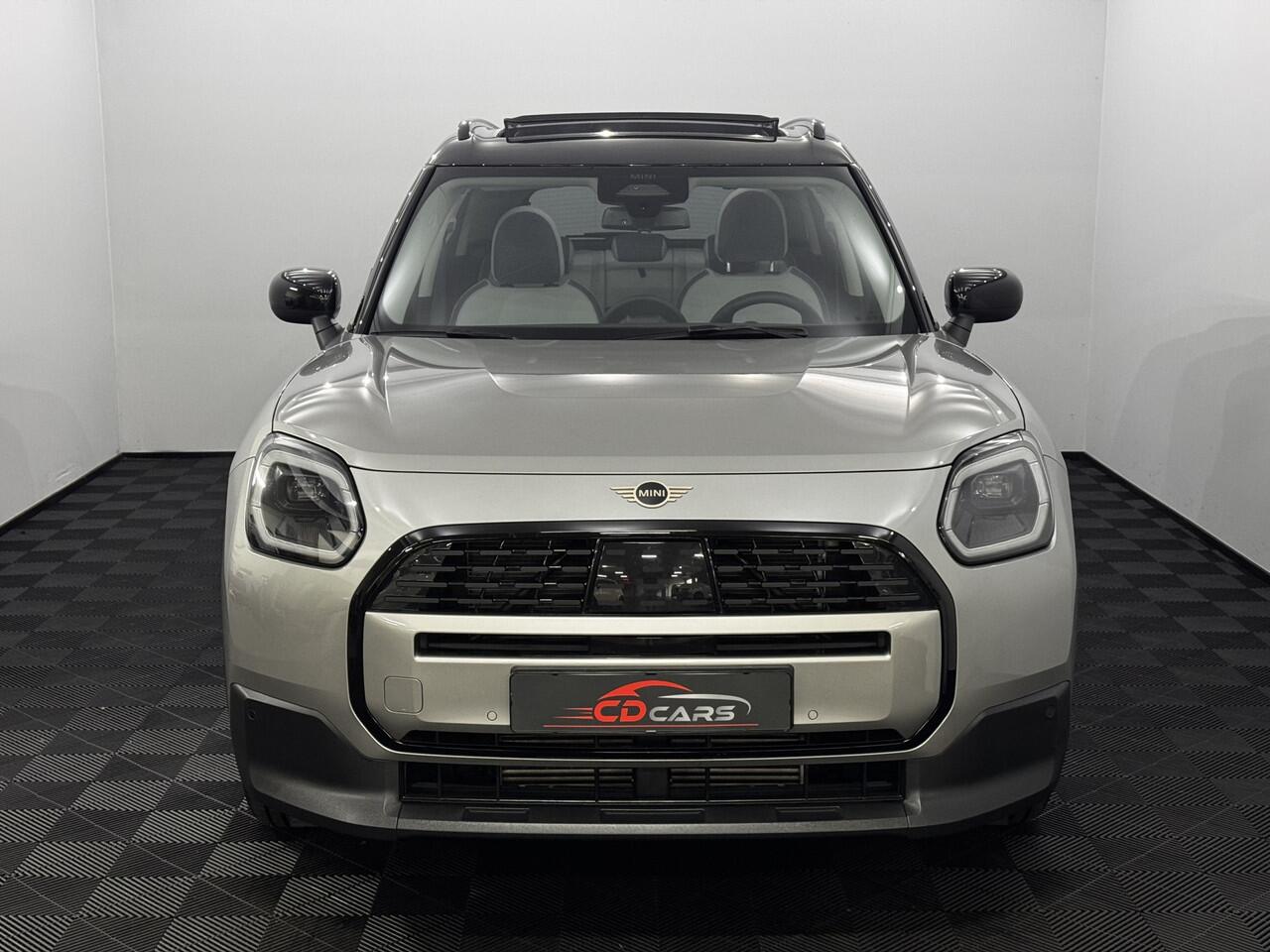 Mini COUNTRYMAN Mini 1.5 C Classic Trim + Package M Pano, Camera, Half leder, Navi, Head-up display, Elektrische achterklep, Winterpakket, Cruise control adaptief, 2 jaar garantie
