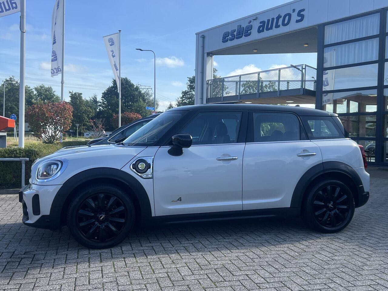 Mini COUNTRYMAN Mini 2.0 Cooper SE ALL4 Navi Prof Panoramadak Elek Sportstoelen Leer Keyless Carplay Stoelverwarming Harman Kardon ACC Camera Head-UP Adaptieve Led 18 Inch Plug In Hybride