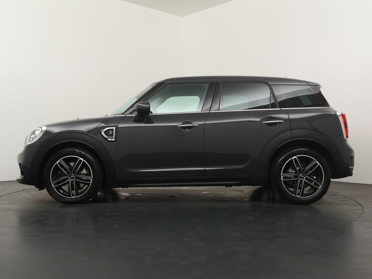 Mini COUNTRYMAN Cooper S Night Jack Edition | Stoelverwarming | Cruise Control | Panoramadak | LED |