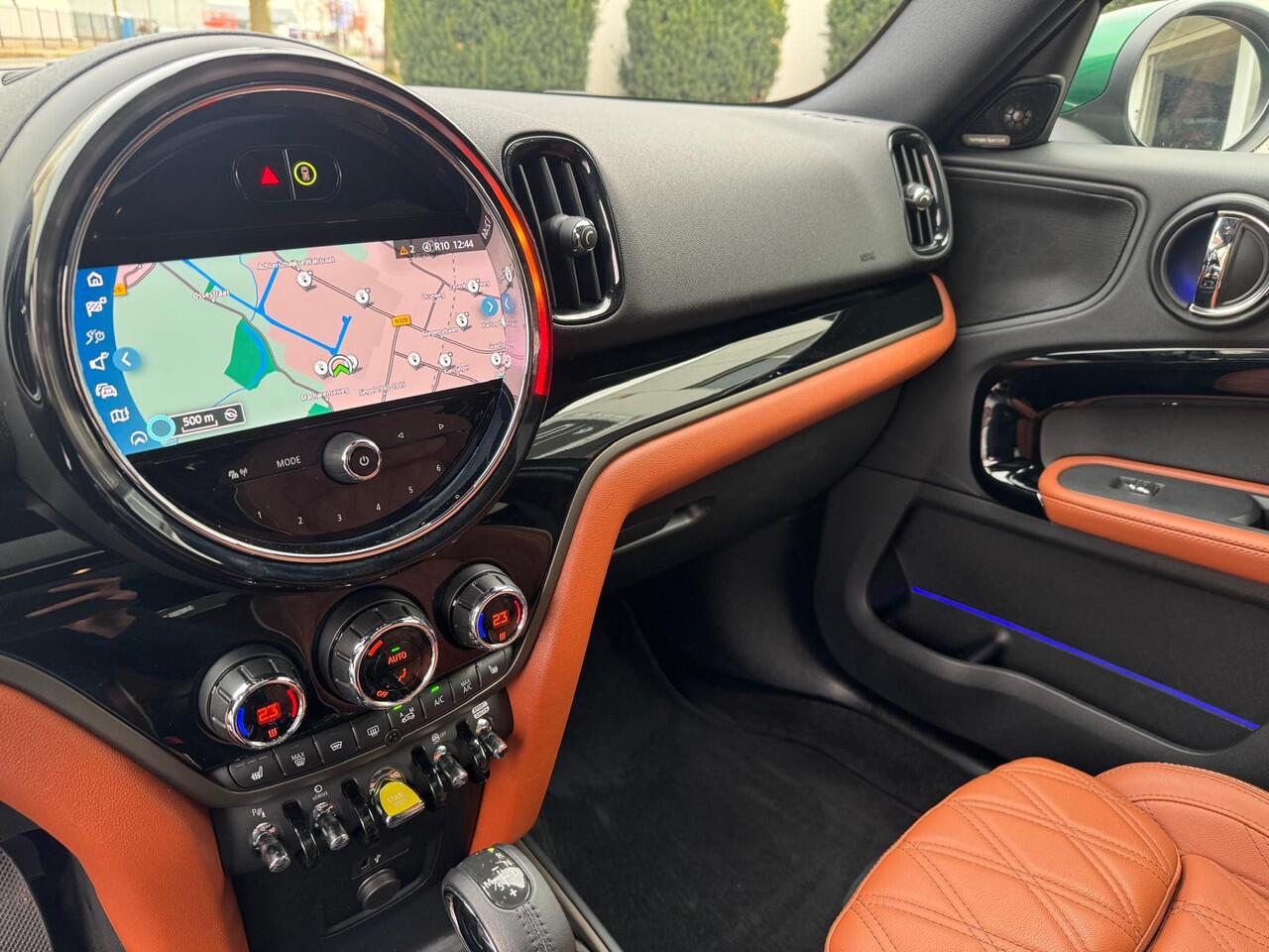 Mini COUNTRYMAN 2.0 Cooper SE ALL4 Classic Trim Panoramadak Harman/Kardon Head-up Vol opties . Neem contact op en we maken een afspraak!