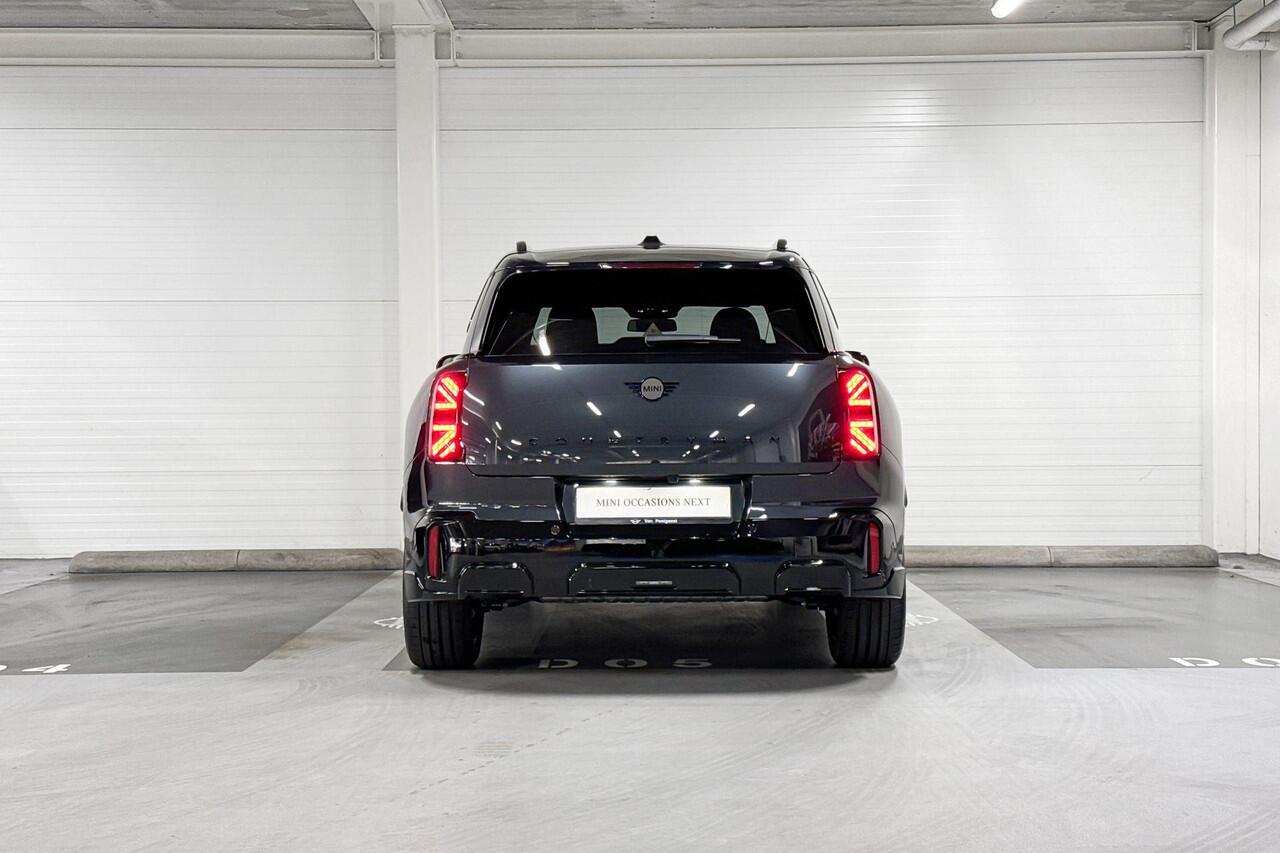 Mini COUNTRYMAN C | John Cooper Works Uitvoering | Pakket M | 19" Runway Spoke Jet Black