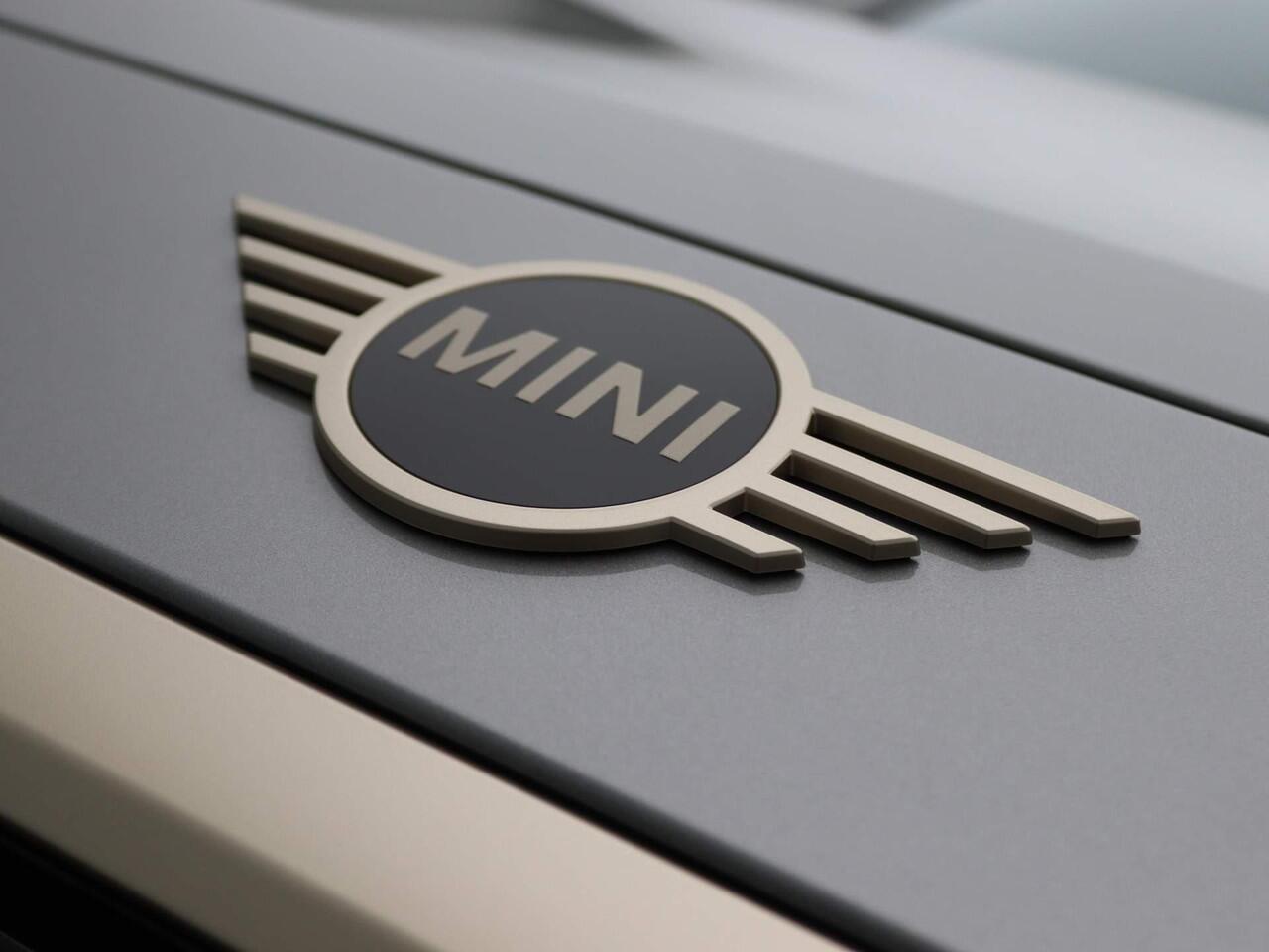 Mini COUNTRYMAN C | Favoured Trim + Package L + Glazen panoramadak + Harman Kardon + Driving Assistant Plus + Driving Assistant + Comfort Acces