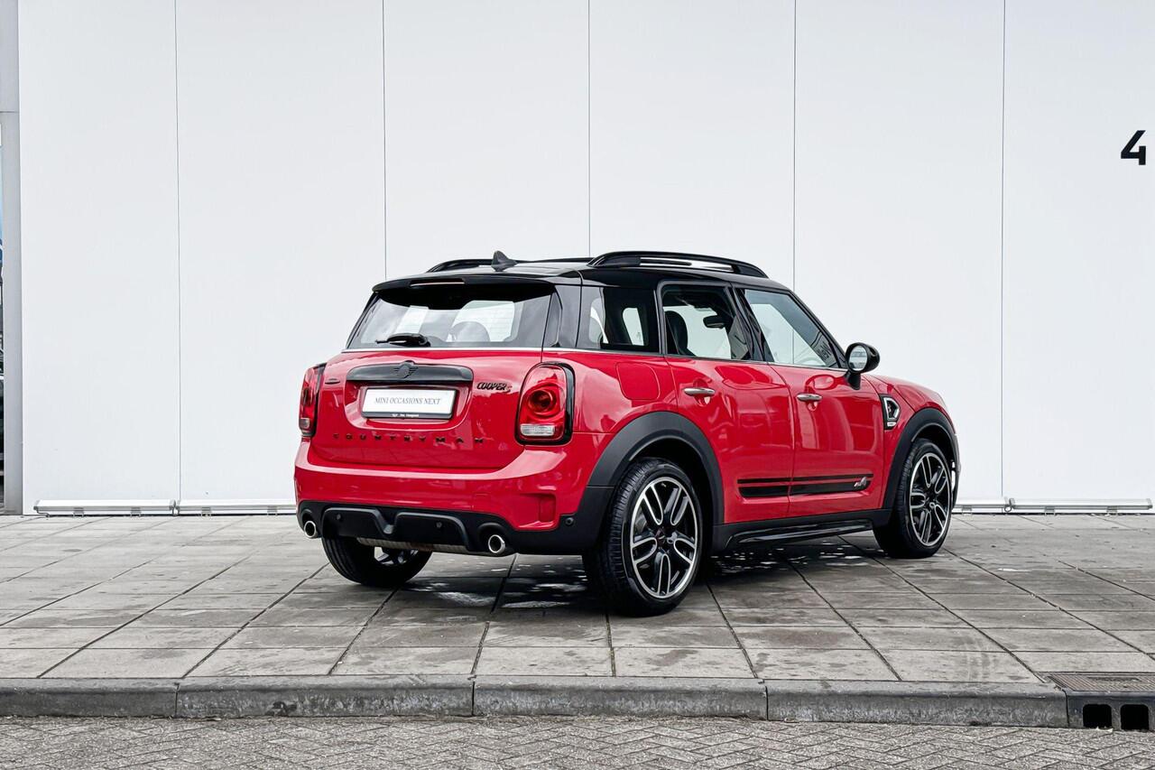 Mini COUNTRYMAN Cooper S Glazen panoramadak / JCW Pakket / 19'' / LED-koplampen met uitgebreide functies / Klasse 3 Alarm / Navigatie / Selections