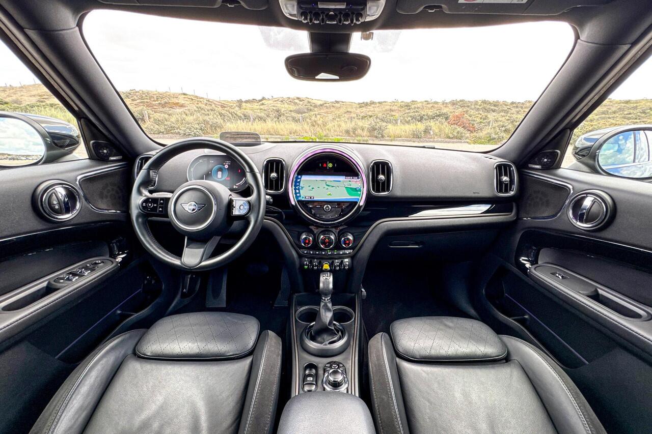 Mini COUNTRYMAN Cooper S E ALL4 Classic | Selections | Glazen Panoramadak | Stoelverwarming | Head-up Display | Achteruitrijcamera |