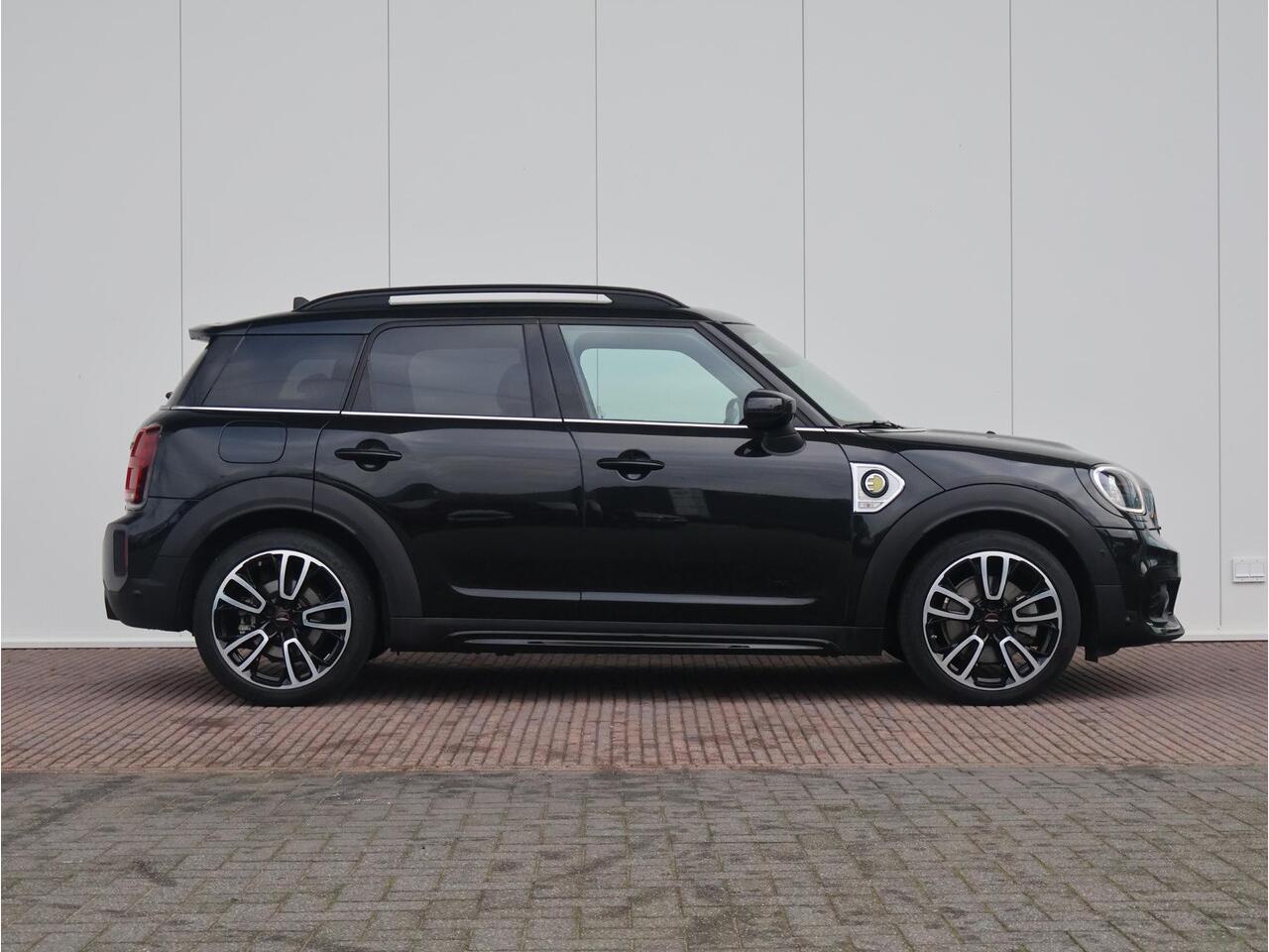 Mini COUNTRYMAN Mini 2.0 Cooper S E ALL4 John Cooper Works Achteruitrijcamera/ Panoramadak/ Comfortstoelen/ Stoelverwarming/ Harman-Kardon/ Head-Up