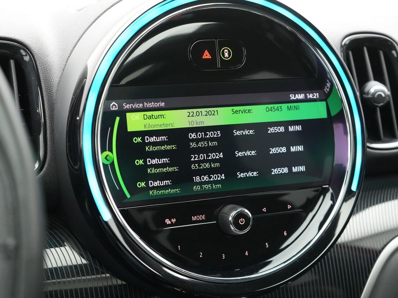 Mini COUNTRYMAN 2.0 Cooper S E ALL4 JCW Plug In Hybrid 220pk Dealer O.H PHEV | Panodak | JCW Alcantara Sportstoelen Verwarmd | Head Up | Camera | Apple Carplay | Cruise Control | Keyless | Virtual | Navigatie | DAB |