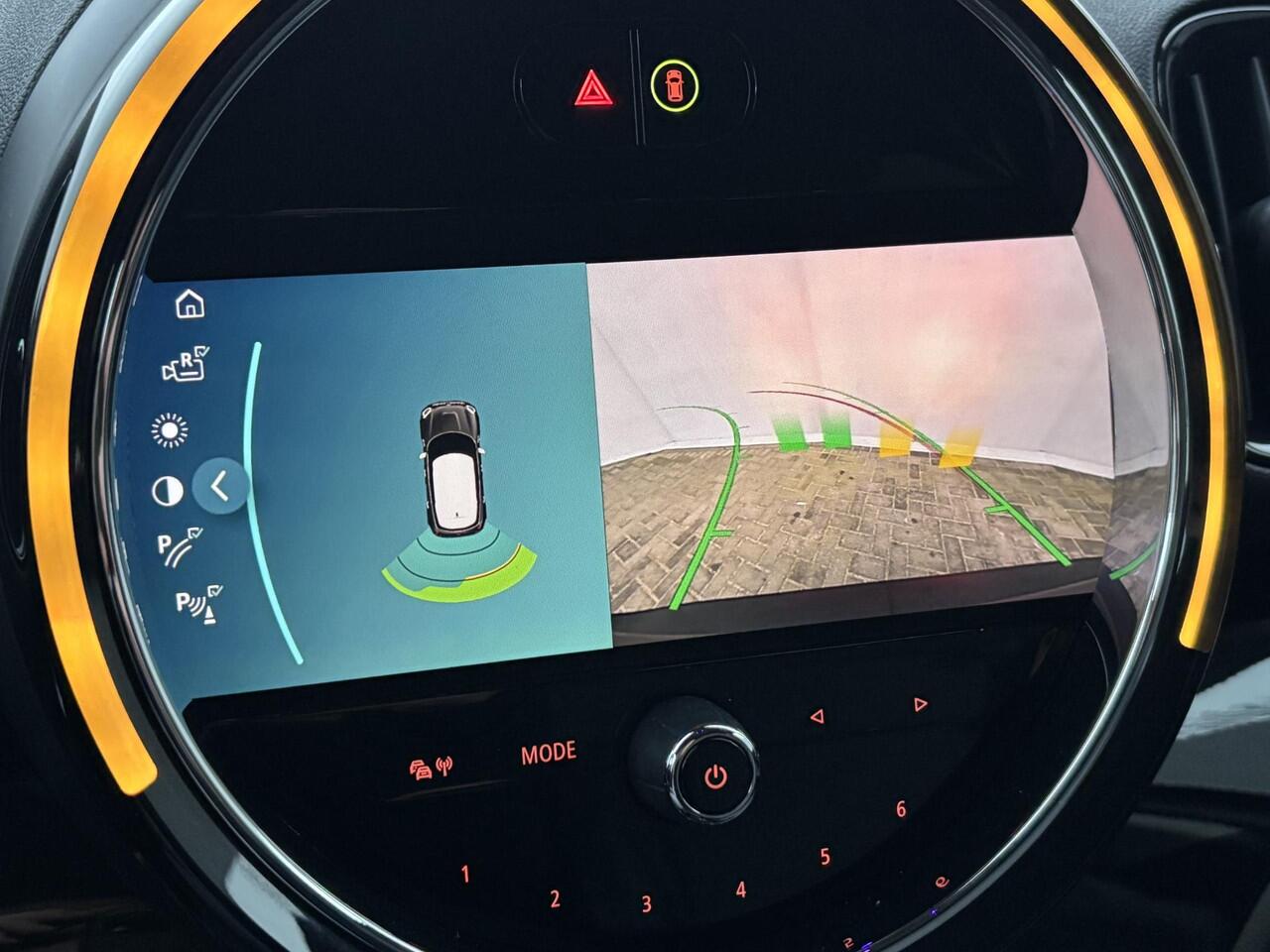 Mini COUNTRYMAN Cooper S E ALL4 Untamed Edition PHEV / Dealer Onderhouden / HUD / Navigatie / Apple Carplay & Android Auto / Stoelverwarming / Cruise / Clima /