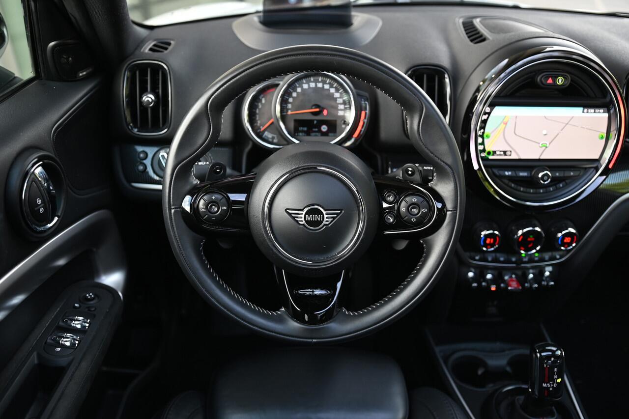 Mini COUNTRYMAN Cooper S Chili Automaat / Panoramadak / Achteruitrijcamera / Head-Up / LED / Park Assistant / Stoelverwarming / Comfort Access