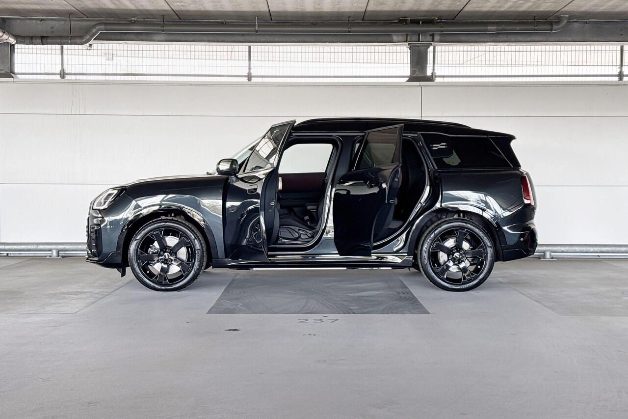 Mini COUNTRYMAN Electric E John Cooper Works M 66.5 kWh | Pakket M | Dak en spiegelkappen in Jetblack