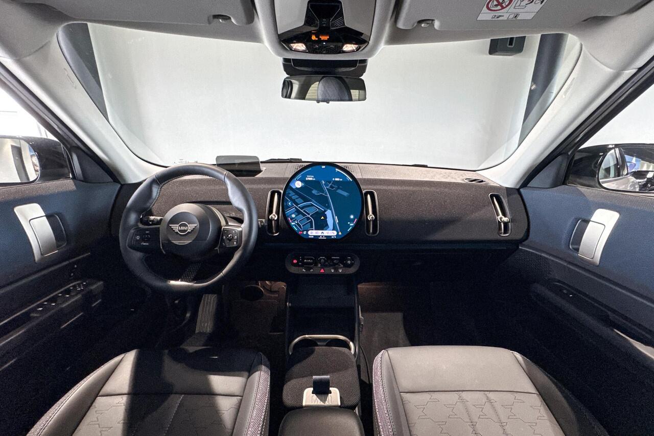 Mini COUNTRYMAN 1.5 C Classic M Plus | Glazen Panoramadak | Head-up Display | Stoelverwarming | Trekhaak |