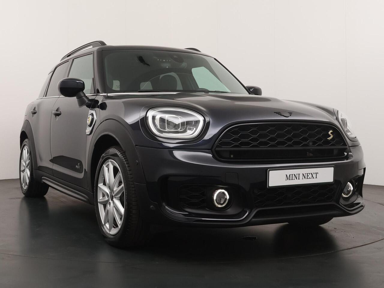 Mini COUNTRYMAN Cooper SE ALL4 John Cooper Works | Achteruitrijcamera | Panoramadak | Stuurwielverwarming | Head-Up Display | John Cooper Works uitvoering |