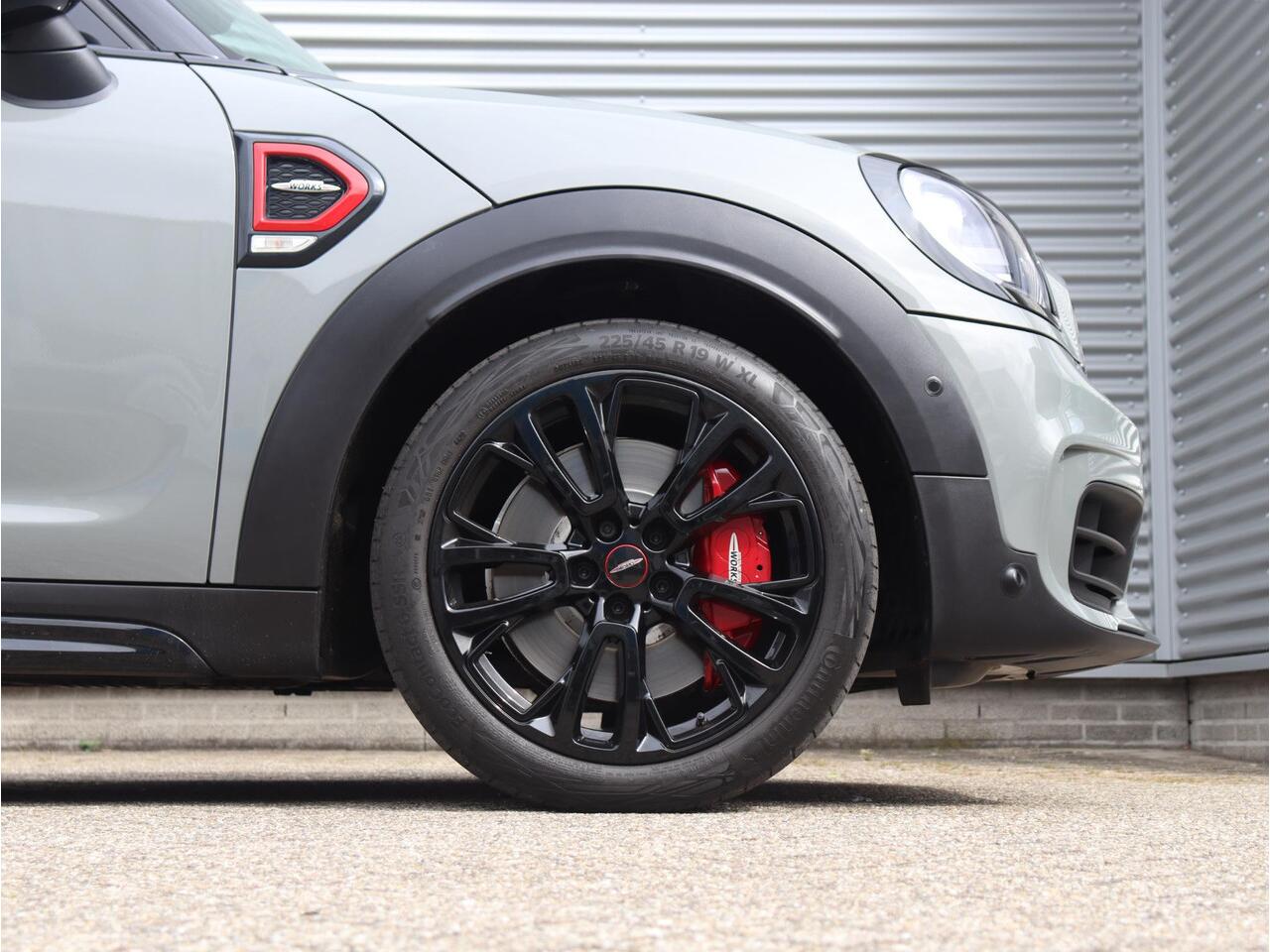 Mini COUNTRYMAN John Cooper Works ALL4 | MINI Excitement Pakket | Panodak | Harman Kardon | Achteruitrijcamera | Adaptief onderstel | Comfort Access | Head-Up | 19''LMV