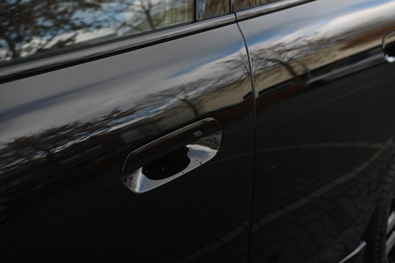 Mini COUNTRYMAN S ALL4 Automaat / John Cooper Works / Pakket L / 20" John Cooper Works Flag Spoke 2-tone