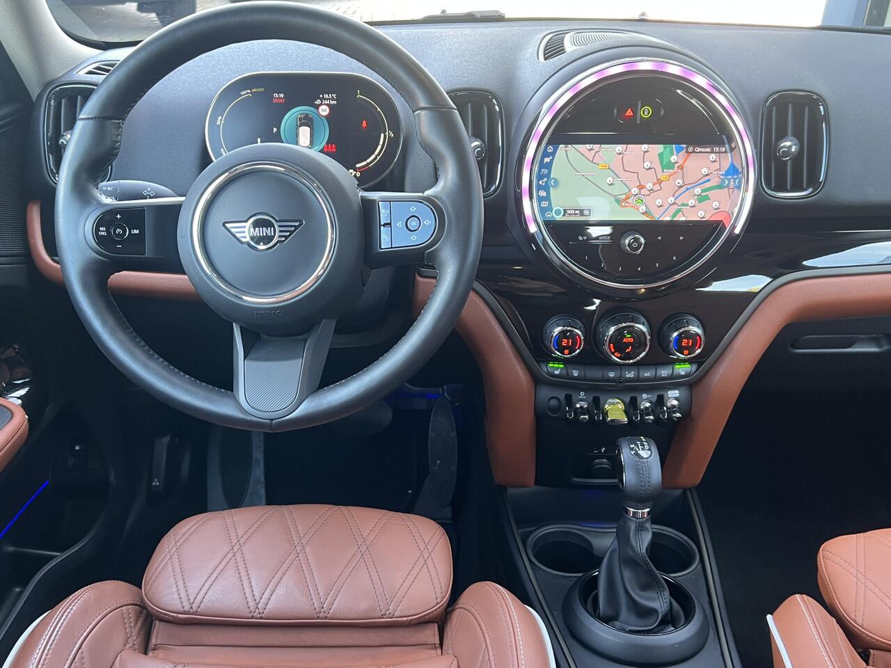 Mini COUNTRYMAN Mini 2.0 Cooper SE ALL4 Navigatie Panoramdak Sportstoelen Leder Stoel + Stuurverwarming Carplay Keyless Clima Camera Plug In Hybride