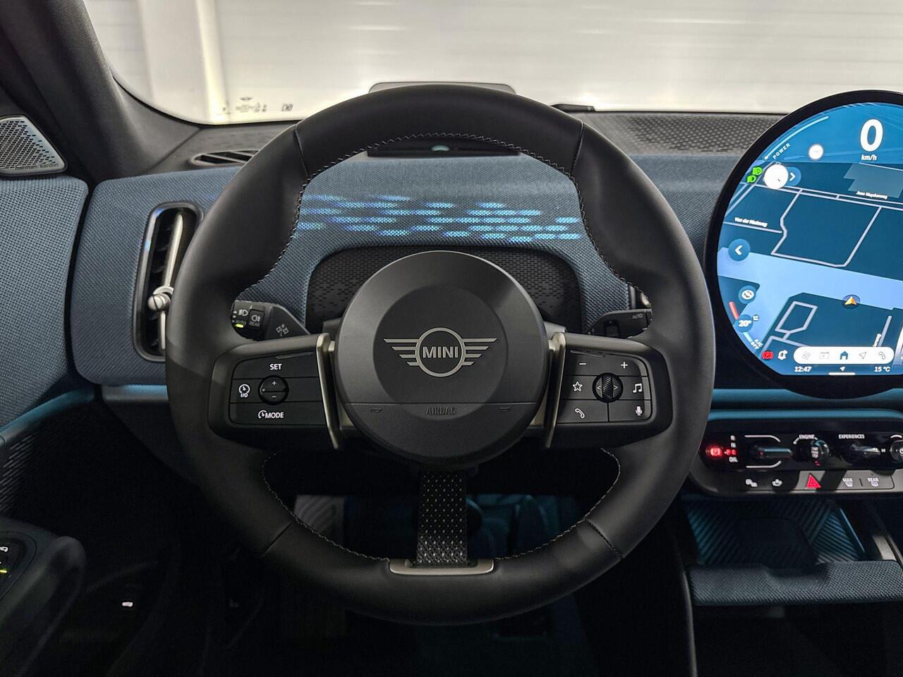 Mini COUNTRYMAN C | Favoured Uitvoering | Pakket M | 19" Kaleido Spoke 2-tone