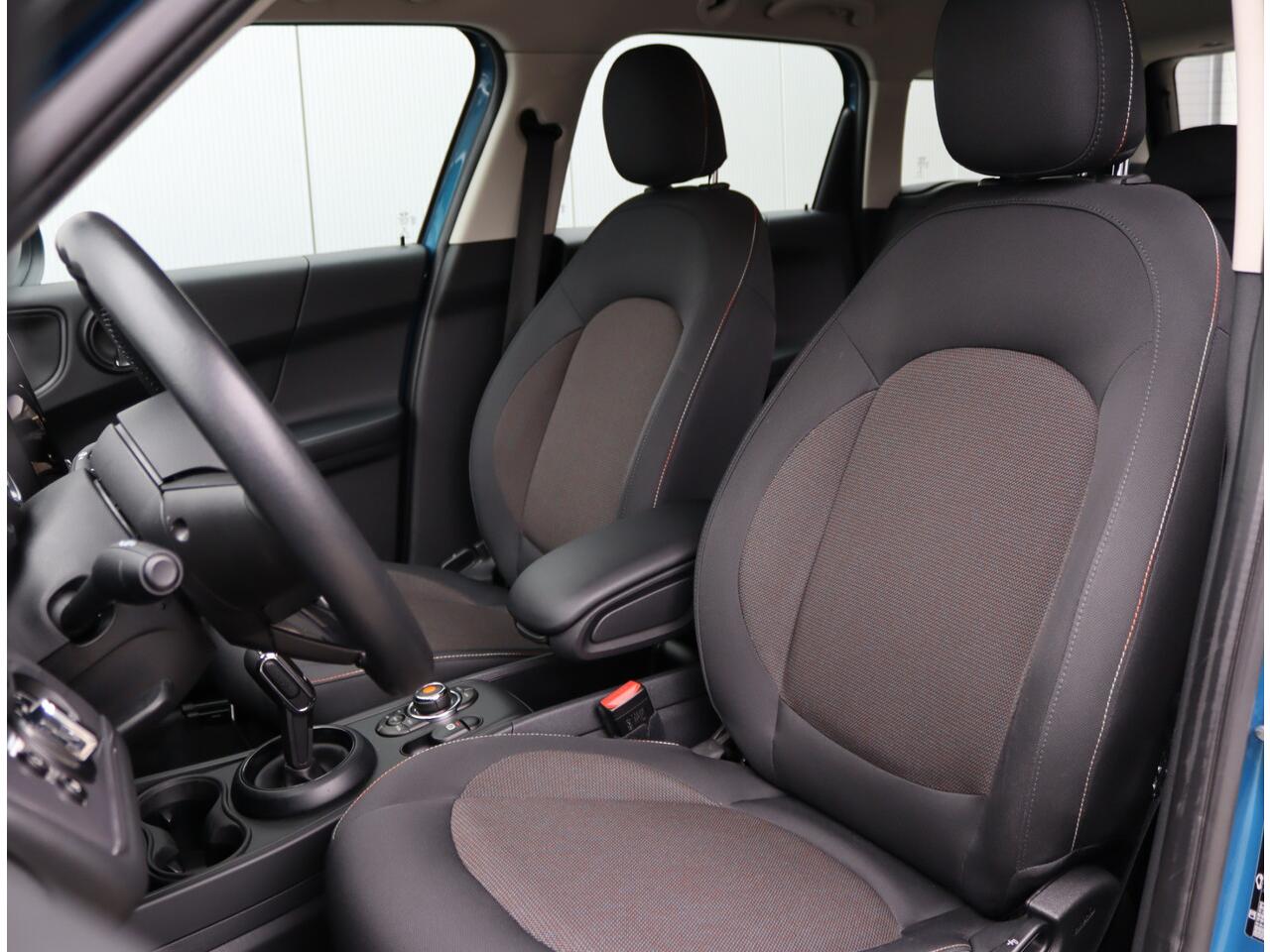 Mini COUNTRYMAN 1.5 Cooper | Navigatie | Harman/Kardon | Stoelverwarming | 17"