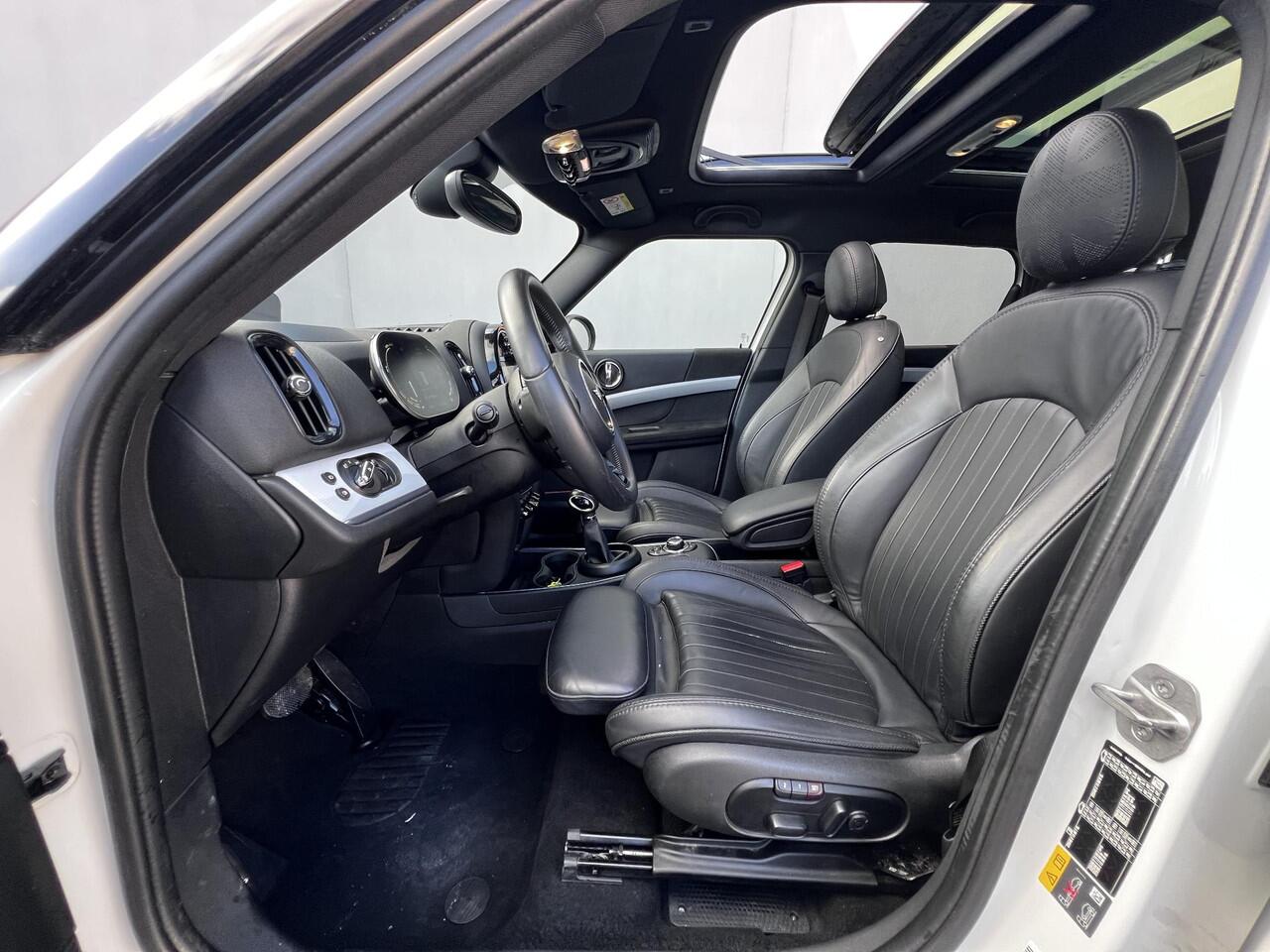 Mini COUNTRYMAN 1.5 Cooper S E ALL4 Untamed Edition PHEV 220 pk / Dealer onderhouden / Leder / Schuifdak / Elektrische stoelen & klep / Harman Kardon / Adaptieve CC / HUD / Achteruitrijcamera / Parkeer assistent / Apple Carplay Android / 18" LM wielen /