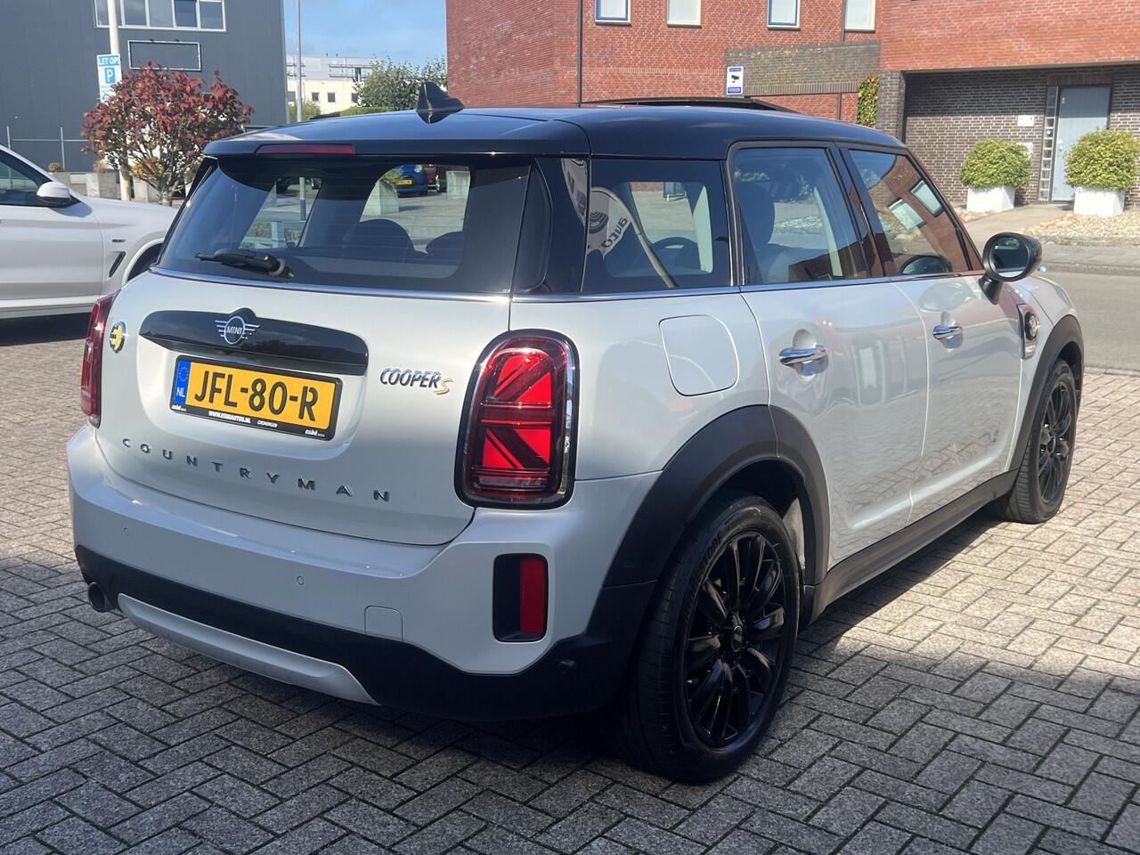 Mini COUNTRYMAN Mini 2.0 Cooper SE ALL4 Navi Prof Panoramadak Elek Sportstoelen Leer Keyless Carplay Stoelverwarming Harman Kardon ACC Camera Head-UP Adaptieve Led 18 Inch Plug In Hybride
