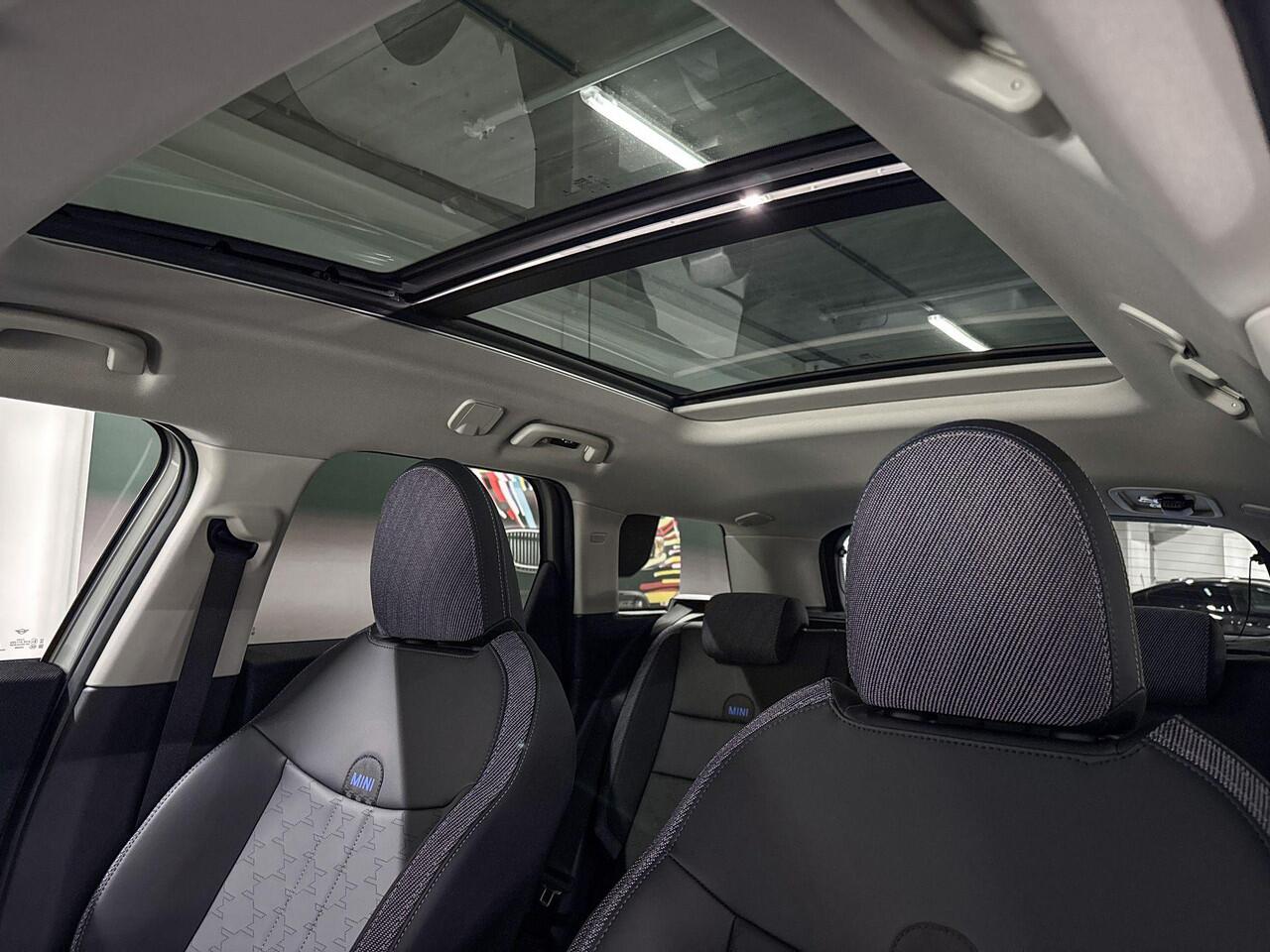 Mini COUNTRYMAN C MINI Countryman 1.5 C Classic M Plus | Pakket M Plus | Dak en spiegelkappen in Jetblack